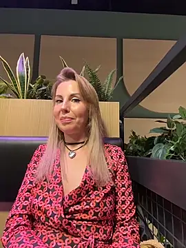 LisaMurr self squirt